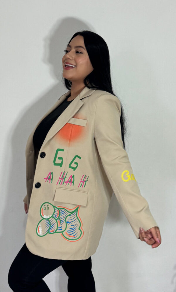 Blazer Beige Letras Colores - Image 2