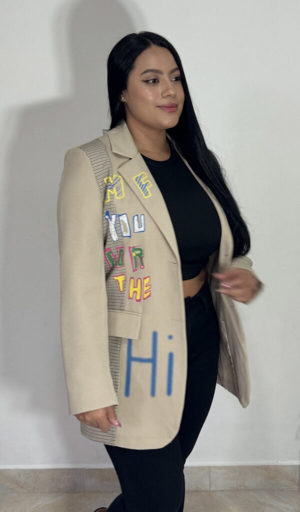 Blazer Beige Letras Colores